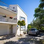 Girica Apartments